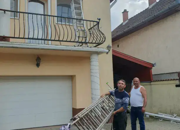 Kőműves, bádogos, ács, tetőfedő