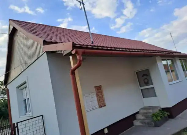 Kőműves, bádogos, ács, tetőfedő