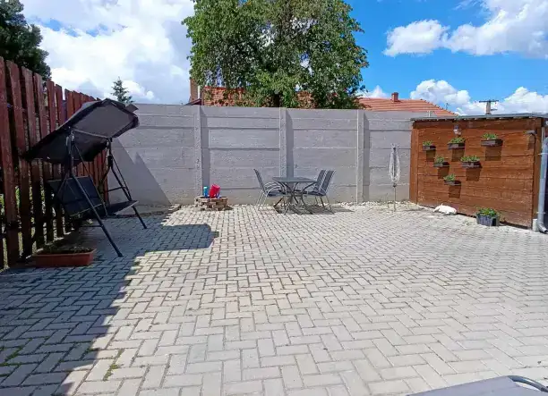 Esztergomi 2 szobás ház Bazilika mellett eladó