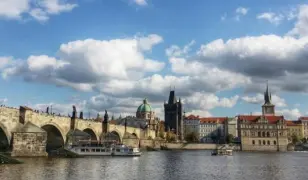 4 napos prágai városnézés fakultatív kirándulásokkal, busszal, reggelivel, 3*-os szállással – Pünkösdkor és augusztus 20-án is