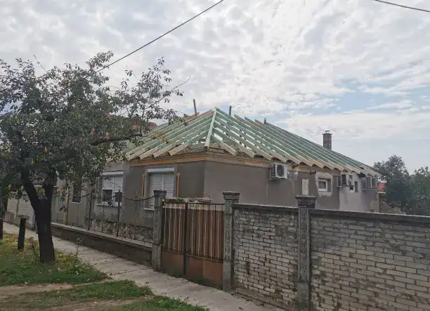 Ács, tetőfedő, bádogos munkák