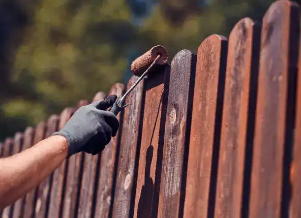 Tartós, gondozásmentes kerítések és kapuk egyedi méretre