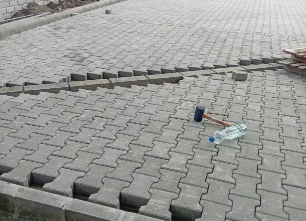 Térkő burkolás, homlokzati hőszigetelés, kőműves munkák, festő munkák, kerítésépítés, kertépítés, parkosítás