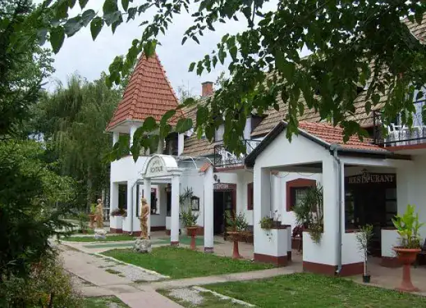 Akciós üdülés Balatonbogláron a Kentaur Üdülőfaluban !