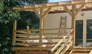 Földmunkák, alapozás, kőműves munkák, gipszkarton szerelés