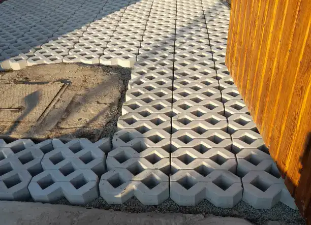 Térburkolás, kőműves munkák, földmunkák, tetőjavítás, kerítésépítés