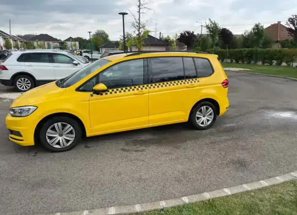 Volkswagen Touran 2.0 TDI , 7 személyes