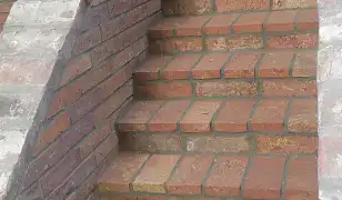 Kőműves