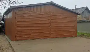 Mobilgarázs és kocsibeálló és kerítések