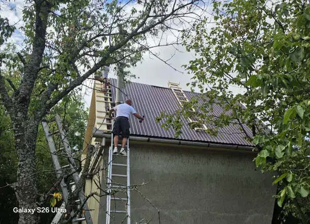Tetőfedő, bádogos, kőműves munkák