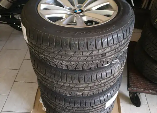 Pirelli Sottozero komplett kerék garnitúra új darabok