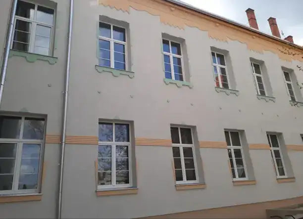 Kőműves mester