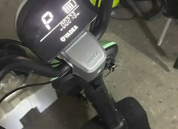 Z-Tech ZT-05 típusú elektromos moped/robogó