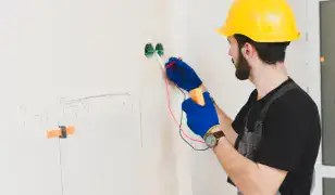 VILLANYSZERELÉS PEST MEGYÉBEN – 30 ÉV TAPASZTALATTAL! ⚡