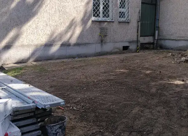 Gipszkartonozás, kőműves munkák, földmunka
