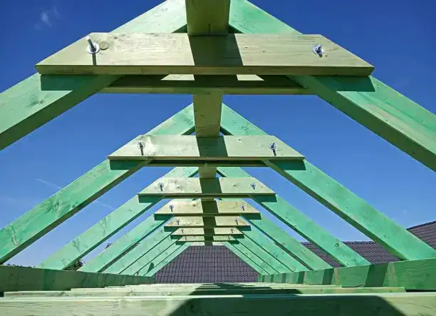 RoyalRoof - Prémium minőségű tetőfedő anyagok és komplett kivitelezés