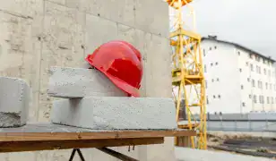 🏠 Mihályi Bau Kft. – Megbízható Magasépítőipari munkák Szolnokon és környékén! 🔨