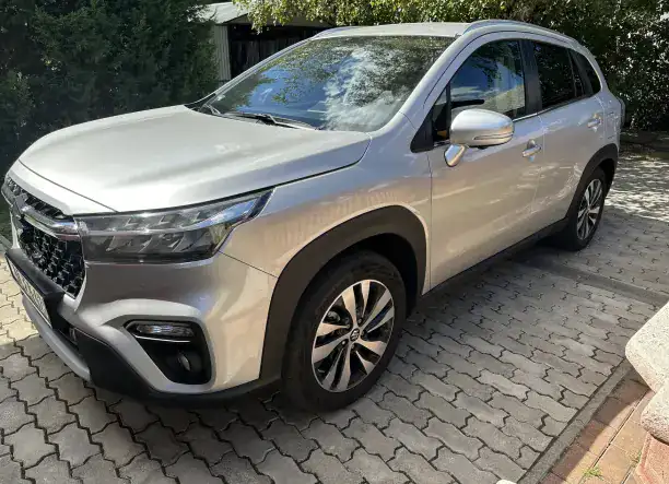 Első tulajdonostól eladó újszerű állapotú SUZUKI SX4 S-CROSS. A gyártás éve: 2024 A műszaki érvényessége: 2028.07.