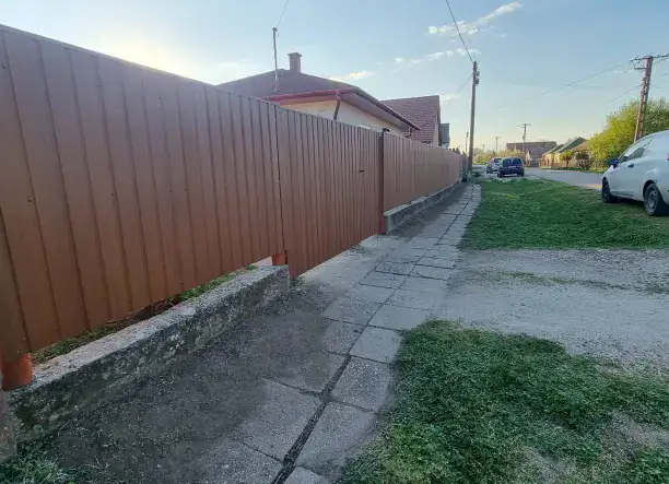 Kerítések, korlátok, egyéb egyedi fémszerkezetek gyártása és beszerelése