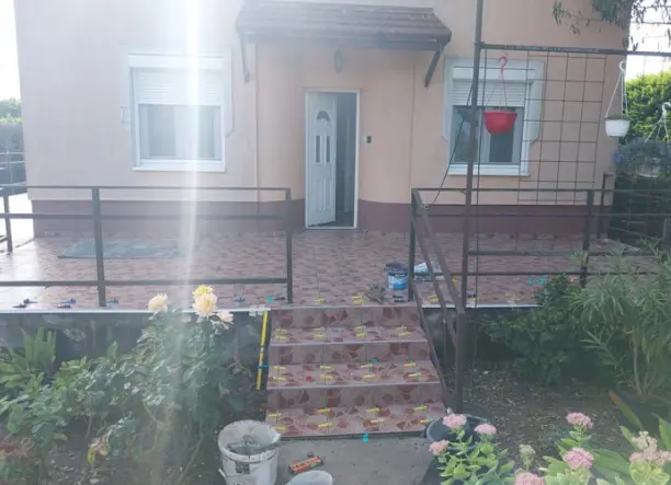 Lippai Burokolás - Szépen, biztosan, burkoltan