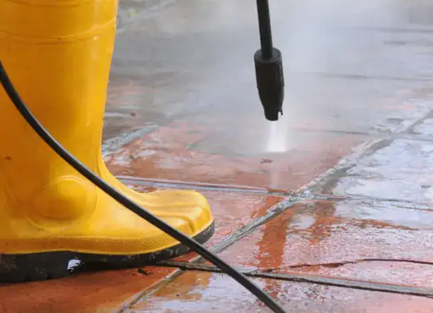 Tetők, térkövek és kerítések tisztítása, impregnálása