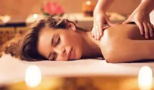 Relaxáló aromaolajos masszázs a Body&Soul Masszázsszalonban