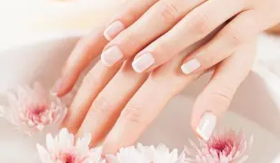 Paraffinos kézápolás a Pillwax Beauty szalonban