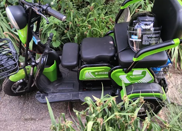 polymobil E-MOB09 elektromos háromkerekű