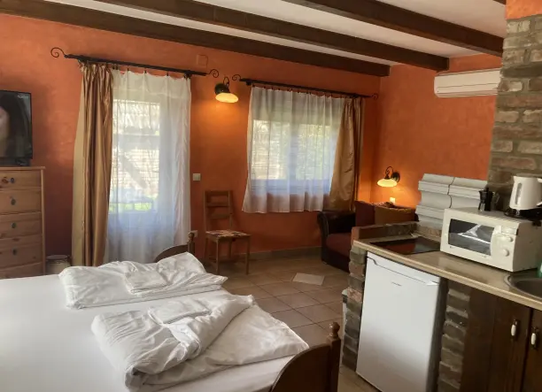 3 nap 2 személy részére Hajdúszoboszlón, a Marcsi Apartmanokban, félpanzióval, 1-2 gyermek 4 éves korig ellátás nélkül, 1 ajándék éjszakával ellátás nélkül, kerékpározási lehetőséggel