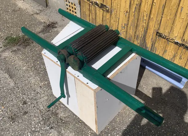 Eladó egy felújított gyümölcsdaráló