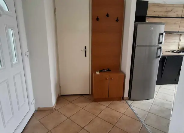 Debrecen Poroszlay úton erkélyes lakás eladó