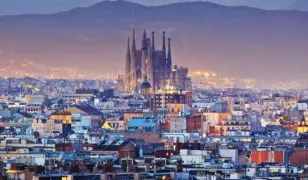 5 napos advent Barcelonában, repülőjeggyel, illetékkel, reggelivel, 4*-os szállással, belépőkkel, idegenvezetéssel