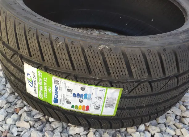 1db Teljesen új gumi