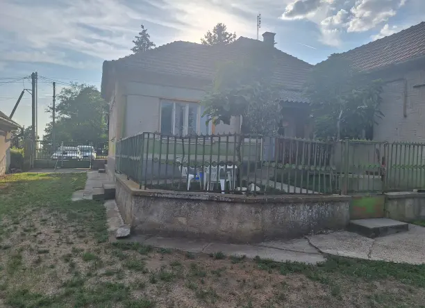 Eladó Családi Ház Tompán