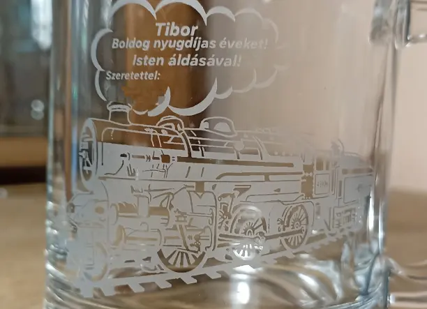 Homokfúvott ajándéktárgyak, üvegplakettek készítése .