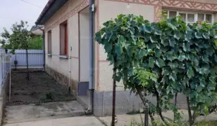 Termálfürdőhöz közeli családi ház eladó