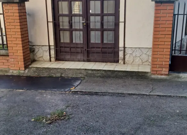 Kiadó szuterén Sashalmon