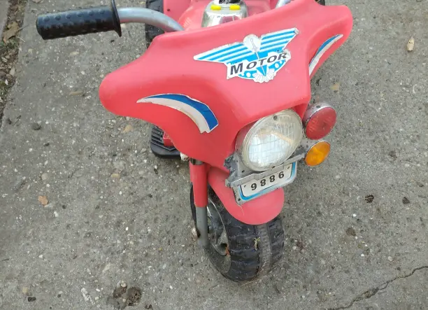 Eladó gyermek elektromos motor