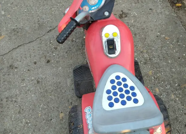 Eladó gyermek elektromos motor