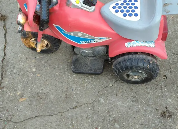 Eladó gyermek elektromos motor