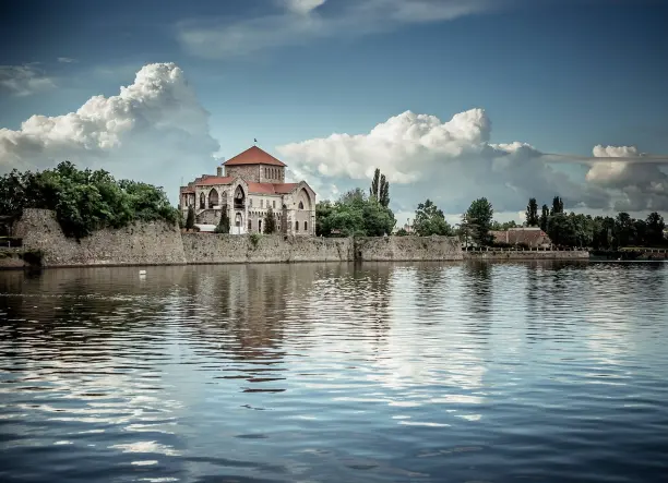 Ravasz szörnyek tava - World of Adventures