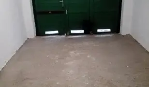 Garázs KIADÓ hosszú távra elraktározás céljából ( nem mindennapi használat )