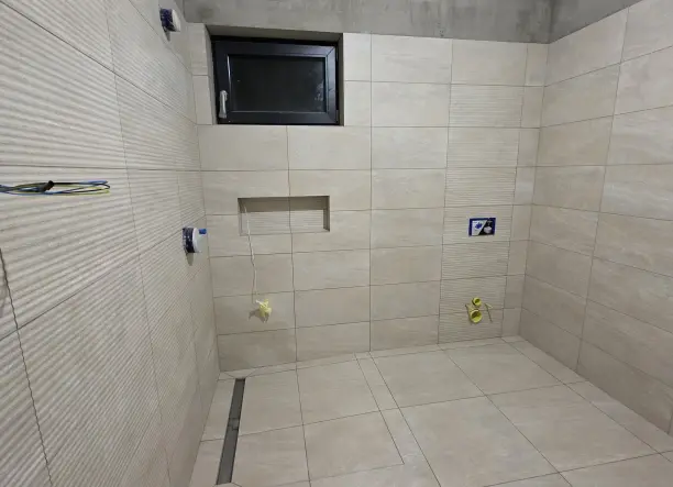 Kisebb kőműves- és burkolómunkát keresek