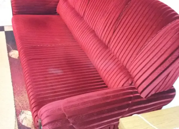 Eladó a képen látható hálószoba bútor