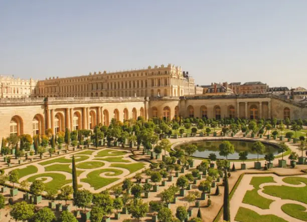 Vár Párizs, a szerelem és a fények városa, valamint Versailles és a lenyűgöző Loire-völgy, 6 nap félpanzióval és buszos utazással