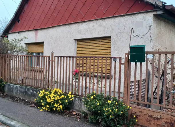 Hevesen 2 szobás családi ház eladó