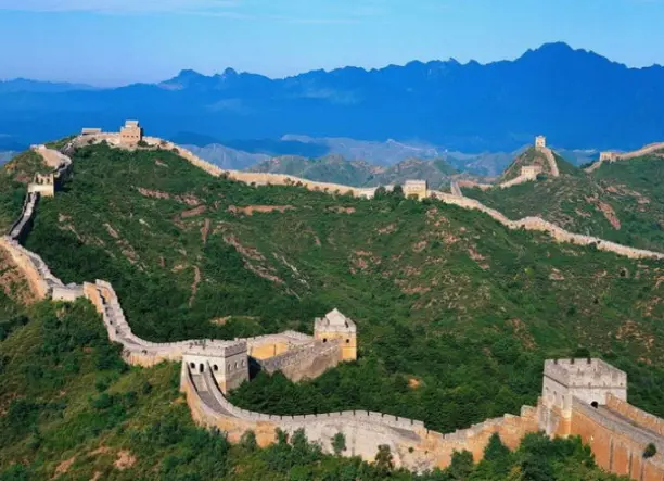 16 napos óriás körutazás Kínában, Shanghai és Hong Kong érintésével, repülőjeggyel, illetékkel, reggelivel, 3-4*-os szállásokkal, idegenvezetéssel