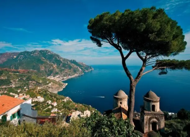 7 napos kirándulás a Sorrentói-félszigeten, buszos utazással, félpanzióval, 3*-os szállással – vár Nápoly, Amalfi, Capri, Pompei és a Vezúv