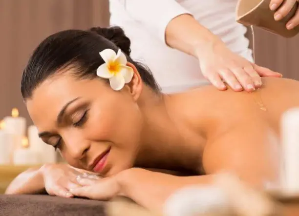 Kedves, 40 éves hölgy igényes úriemberek jelentkezését várja svédmasszázsra Debrecenben.