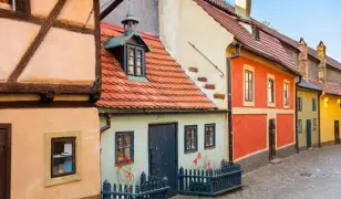 4 napos körutazás Csehországban, busszal, félpanzióval, idegenvezetéssel – vár Prága, Bruno, Karlovy Vary és Cesky Krumlov